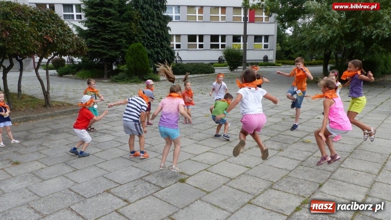 Zdjęcie w galerii na portalu naszraciborz.pl: Uczestnicy Lata z biblioteką nie mogą narzekać na nudę wiadomości z regionu