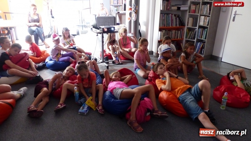 Zdjęcie w galerii na portalu naszraciborz.pl: Uczestnicy Lata z biblioteką nie mogą narzekać na nudę wiadomości z regionu