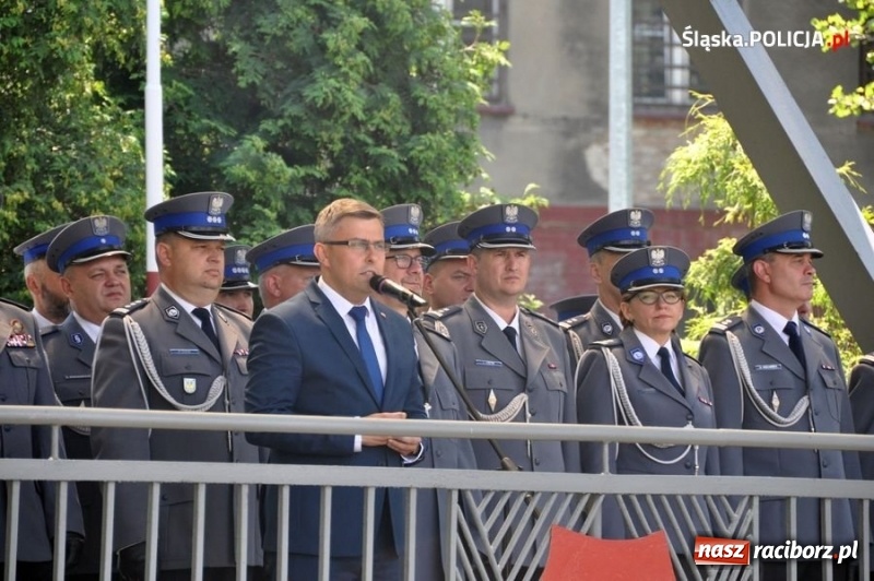 Zdjęcie w galerii na portalu naszraciborz.pl: Nowo przyjęci policjanci złożyli ślubowanie wiadomości z regionu