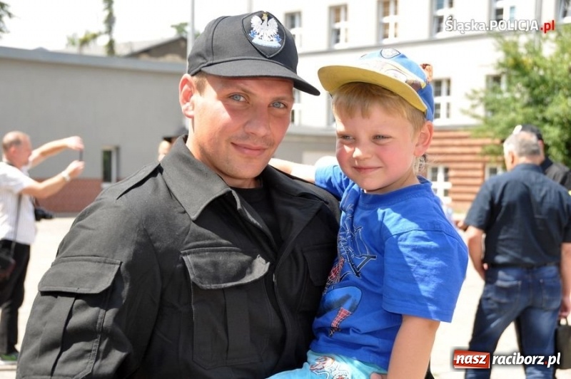 Zdjęcie w galerii na portalu naszraciborz.pl: Nowo przyjęci policjanci złożyli ślubowanie wiadomości z regionu