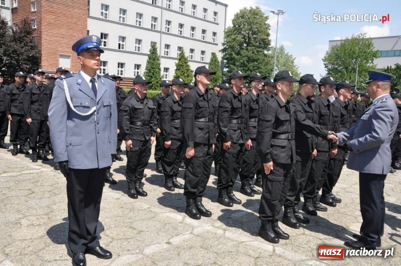 Zdjęcie w galerii na portalu naszraciborz.pl: Nowo przyjęci policjanci złożyli ślubowanie wiadomości z regionu