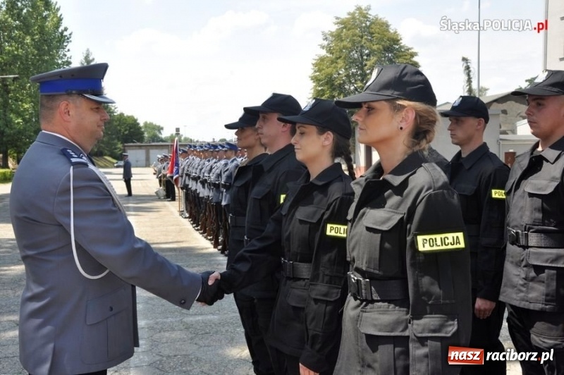 Zdjęcie w galerii na portalu naszraciborz.pl: Nowo przyjęci policjanci złożyli ślubowanie wiadomości z regionu