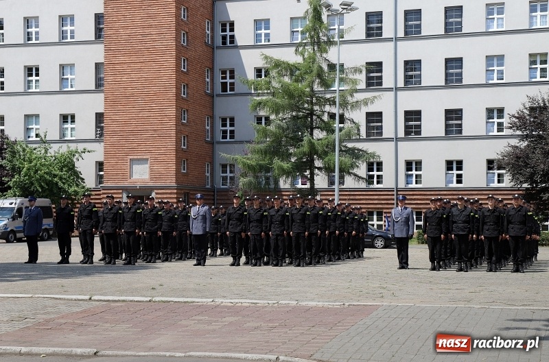 Zdjęcie w galerii na portalu naszraciborz.pl: Nowo przyjęci policjanci złożyli ślubowanie wiadomości z regionu