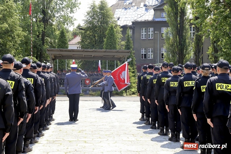 Zdjęcie w galerii na portalu naszraciborz.pl: Nowo przyjęci policjanci złożyli ślubowanie wiadomości z regionu