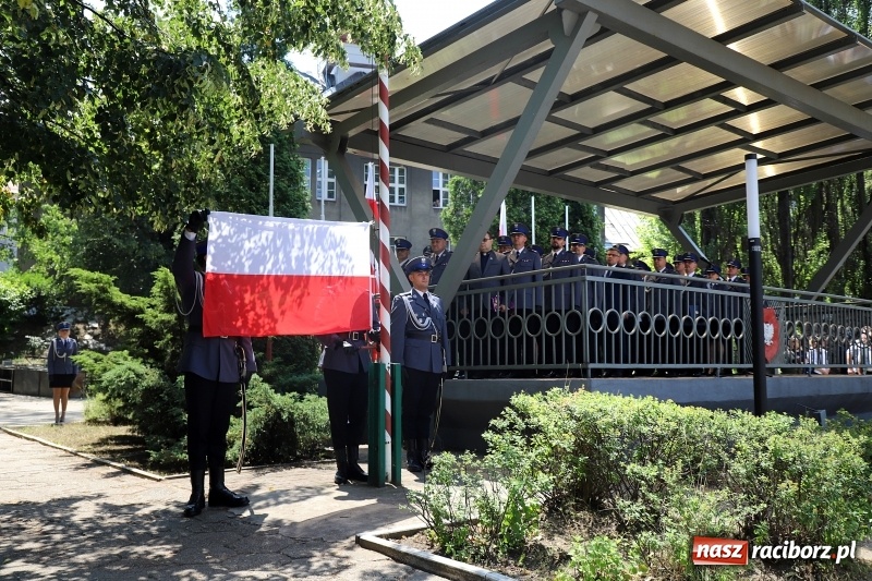 Zdjęcie w galerii na portalu naszraciborz.pl: Nowo przyjęci policjanci złożyli ślubowanie wiadomości z regionu