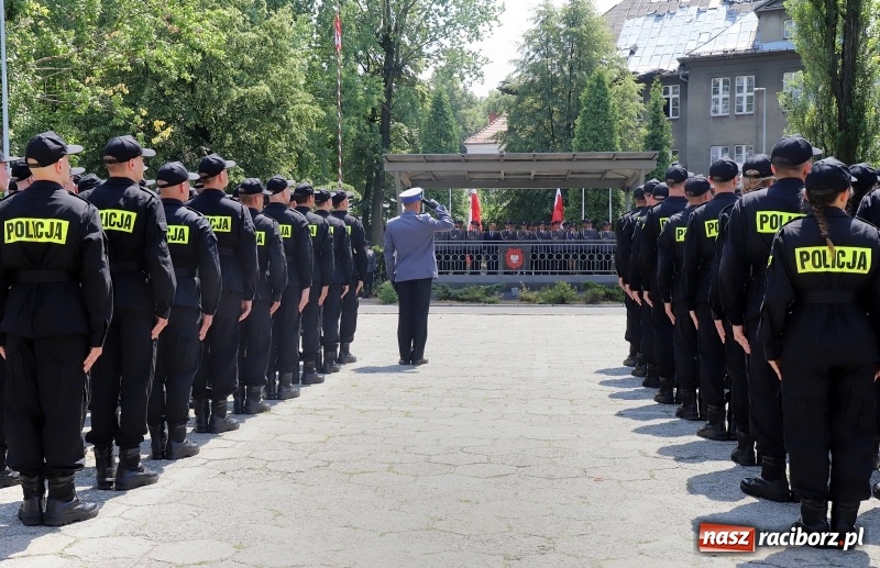 Zdjęcie w galerii na portalu naszraciborz.pl: Nowo przyjęci policjanci złożyli ślubowanie wiadomości z regionu