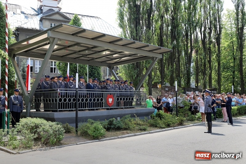 Zdjęcie w galerii na portalu naszraciborz.pl: Nowo przyjęci policjanci złożyli ślubowanie wiadomości z regionu