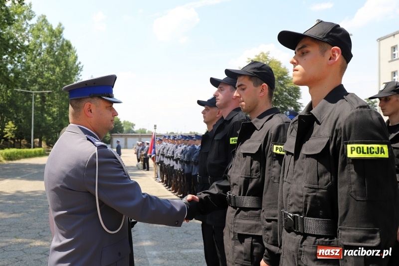 Zdjęcie w galerii na portalu naszraciborz.pl: Nowo przyjęci policjanci złożyli ślubowanie wiadomości z regionu