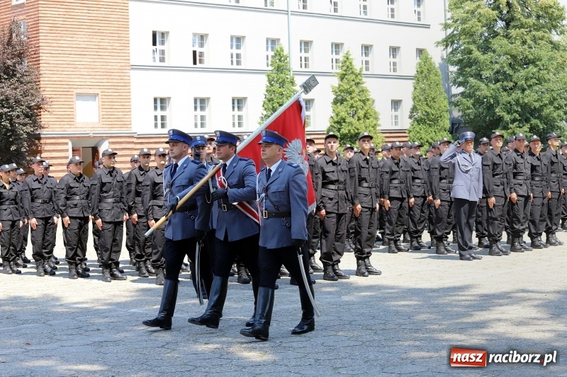 Zdjęcie w galerii na portalu naszraciborz.pl: Nowo przyjęci policjanci złożyli ślubowanie wiadomości z regionu