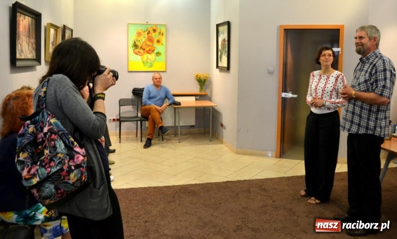 Zdjęcie w galerii na portalu naszraciborz.pl: Z malarstwem na TY Jana Twardowskiego  wiadomości z regionu