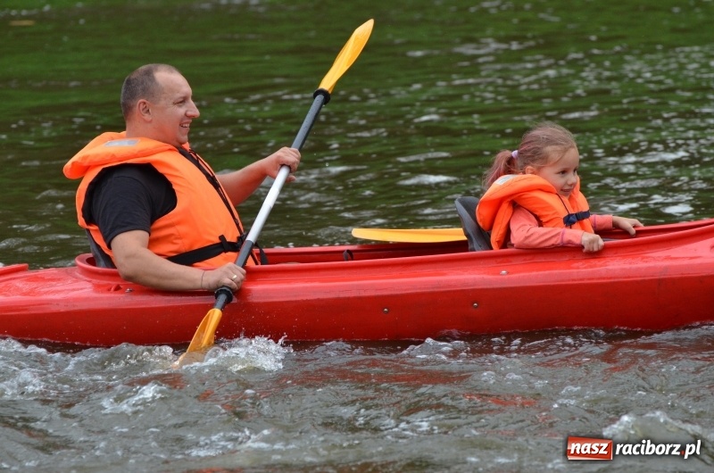 Zdjęcie w galerii na portalu naszraciborz.pl: Wakacyjne spływy z OSiR-em. Takie emocje na odcinku pod mostem kolejowym  wiadomości z regionu