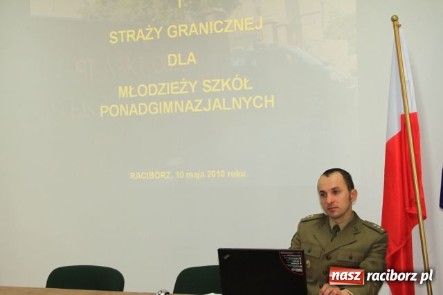 Zdjęcie w galerii na portalu naszraciborz.pl: Strażnicy sprawdzili uczniów wiadomości z regionu