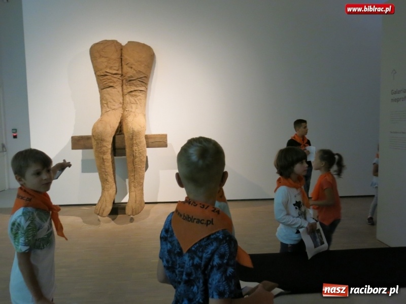 Zdjęcie w galerii na portalu naszraciborz.pl: Uczestnicy Lata z biblioteką na warsztatach w Muzeum Śląskim wiadomości z regionu