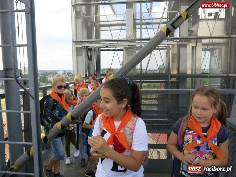 Zdjęcie w galerii na portalu naszraciborz.pl: Uczestnicy Lata z biblioteką na warsztatach w Muzeum Śląskim wiadomości z regionu