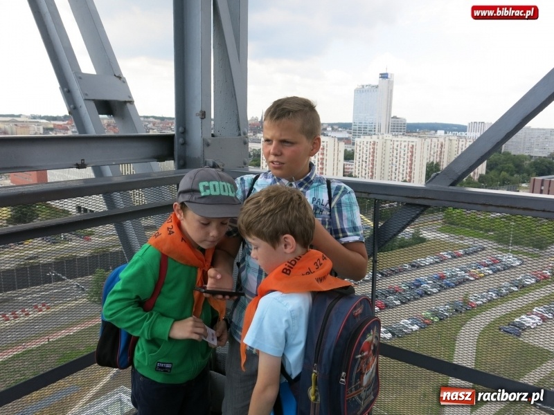 Zdjęcie w galerii na portalu naszraciborz.pl: Uczestnicy Lata z biblioteką na warsztatach w Muzeum Śląskim wiadomości z regionu