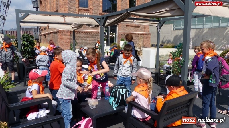 Zdjęcie w galerii na portalu naszraciborz.pl: Uczestnicy Lata z biblioteką na warsztatach w Muzeum Śląskim wiadomości z regionu