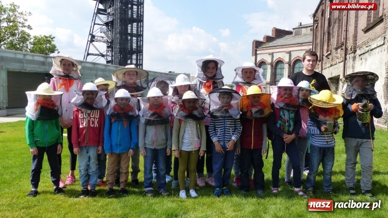 Zdjęcie w galerii na portalu naszraciborz.pl: Uczestnicy Lata z biblioteką na warsztatach w Muzeum Śląskim wiadomości z regionu