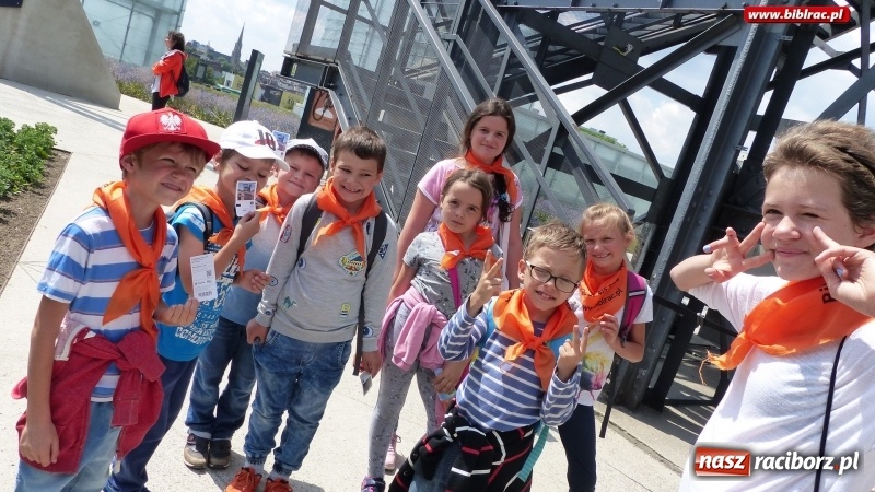 Zdjęcie w galerii na portalu naszraciborz.pl: Uczestnicy Lata z biblioteką na warsztatach w Muzeum Śląskim wiadomości z regionu