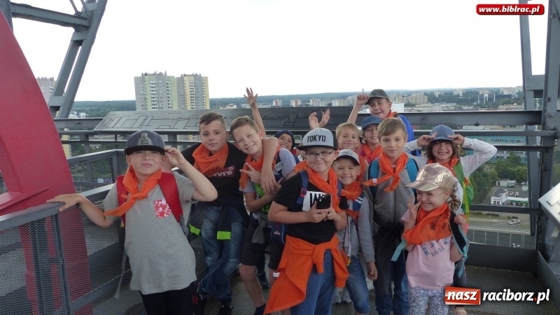 Zdjęcie w galerii na portalu naszraciborz.pl: Uczestnicy Lata z biblioteką na warsztatach w Muzeum Śląskim wiadomości z regionu