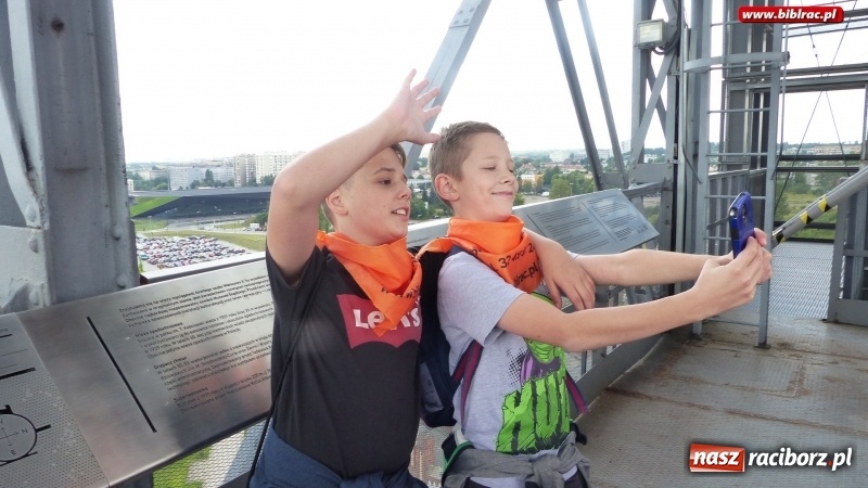 Zdjęcie w galerii na portalu naszraciborz.pl: Uczestnicy Lata z biblioteką na warsztatach w Muzeum Śląskim wiadomości z regionu