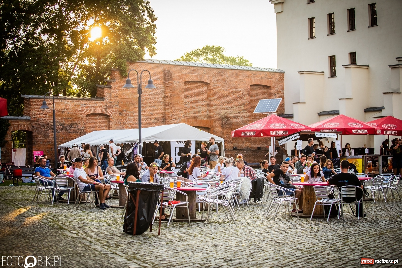 Zdjęcie w galerii na portalu naszraciborz.pl: INTRO Festival 2018 zaczął kołysać Raciborzem  wiadomości z regionu