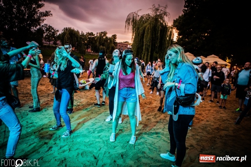 Zdjęcie w galerii na portalu naszraciborz.pl: INTRO Festival 2018 zaczął kołysać Raciborzem  wiadomości z regionu