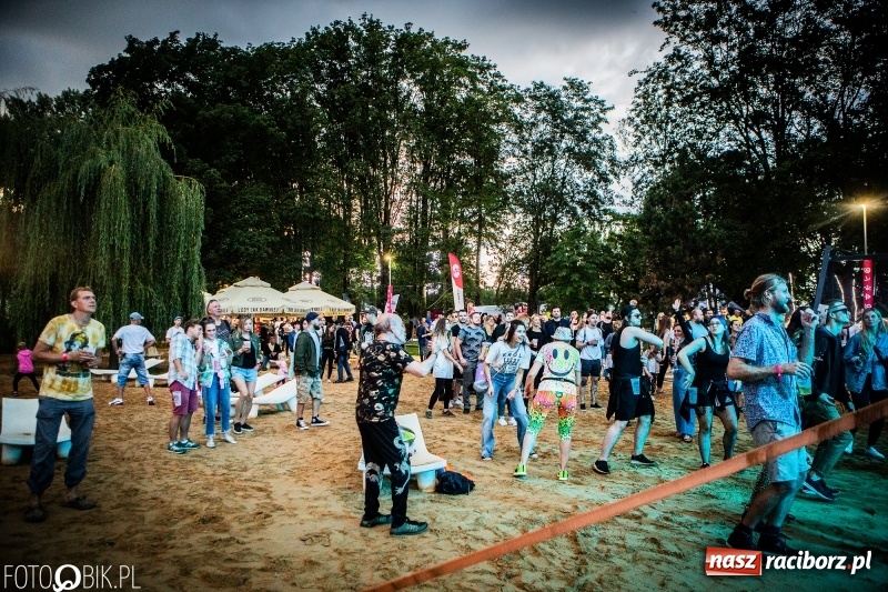 Zdjęcie w galerii na portalu naszraciborz.pl: INTRO Festival 2018 zaczął kołysać Raciborzem  wiadomości z regionu
