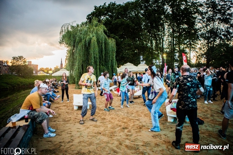Zdjęcie w galerii na portalu naszraciborz.pl: INTRO Festival 2018 zaczął kołysać Raciborzem  wiadomości z regionu