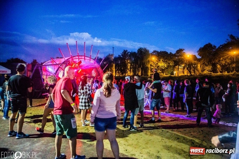Zdjęcie w galerii na portalu naszraciborz.pl: INTRO Festival 2018 zaczął kołysać Raciborzem  wiadomości z regionu