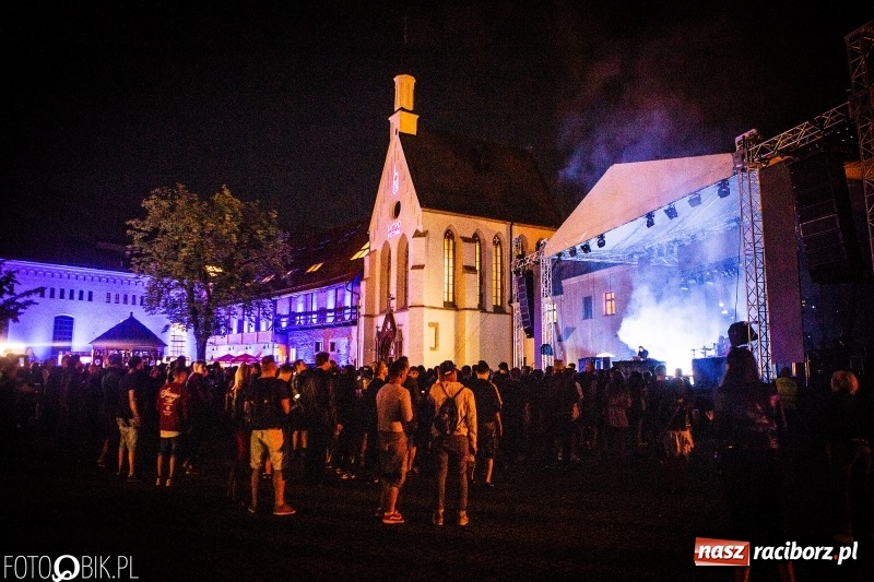 Zdjęcie w galerii na portalu naszraciborz.pl: INTRO Festival 2018 zaczął kołysać Raciborzem  wiadomości z regionu