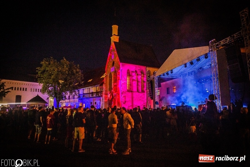 Zdjęcie w galerii na portalu naszraciborz.pl: INTRO Festival 2018 zaczął kołysać Raciborzem  wiadomości z regionu
