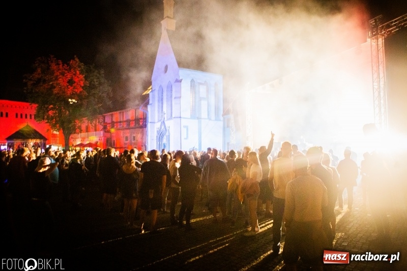 Zdjęcie w galerii na portalu naszraciborz.pl: INTRO Festival 2018 zaczął kołysać Raciborzem  wiadomości z regionu