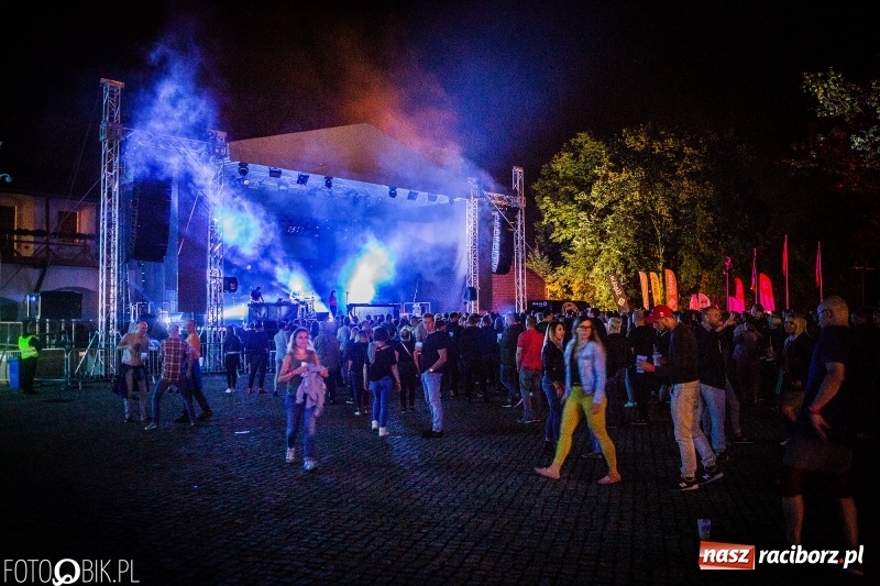 Zdjęcie w galerii na portalu naszraciborz.pl: INTRO Festival 2018 zaczął kołysać Raciborzem  wiadomości z regionu