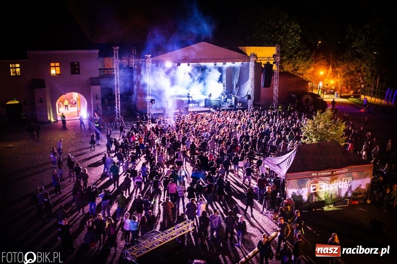 Zdjęcie w galerii na portalu naszraciborz.pl: INTRO Festival 2018 zaczął kołysać Raciborzem  wiadomości z regionu