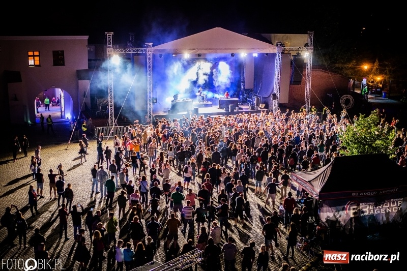 Zdjęcie w galerii na portalu naszraciborz.pl: INTRO Festival 2018 zaczął kołysać Raciborzem  wiadomości z regionu