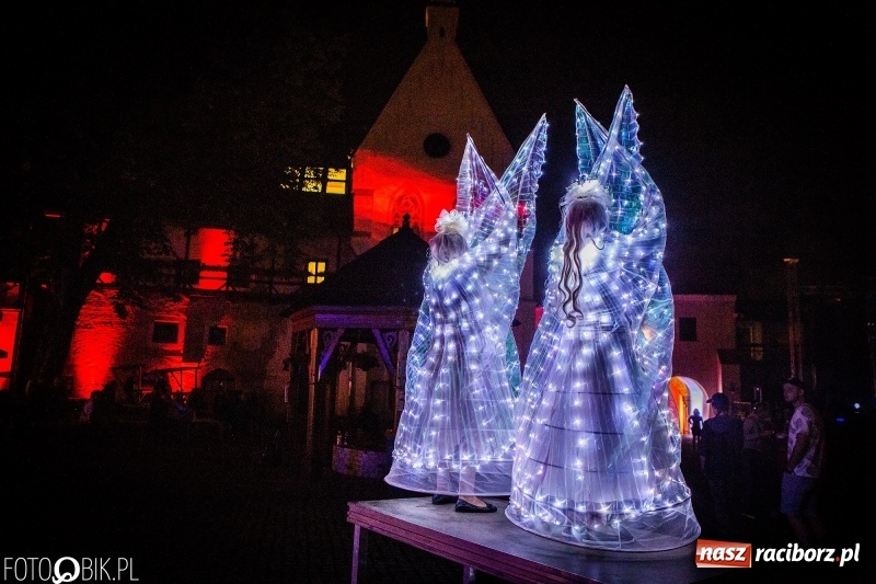 Zdjęcie w galerii na portalu naszraciborz.pl: INTRO Festival to nie tylko muzyka, ale i ŚWIATŁO. Mapping 3D kaplicy FOTO i WIDEO wiadomości z regionu