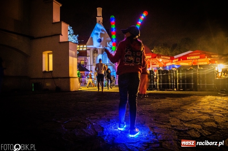Zdjęcie w galerii na portalu naszraciborz.pl: INTRO Festival to nie tylko muzyka, ale i ŚWIATŁO. Mapping 3D kaplicy FOTO i WIDEO wiadomości z regionu