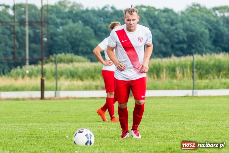 Zdjęcie w galerii na portalu naszraciborz.pl: Sparingowa kanonada w Zawadzie Książęcej wiadomości z regionu