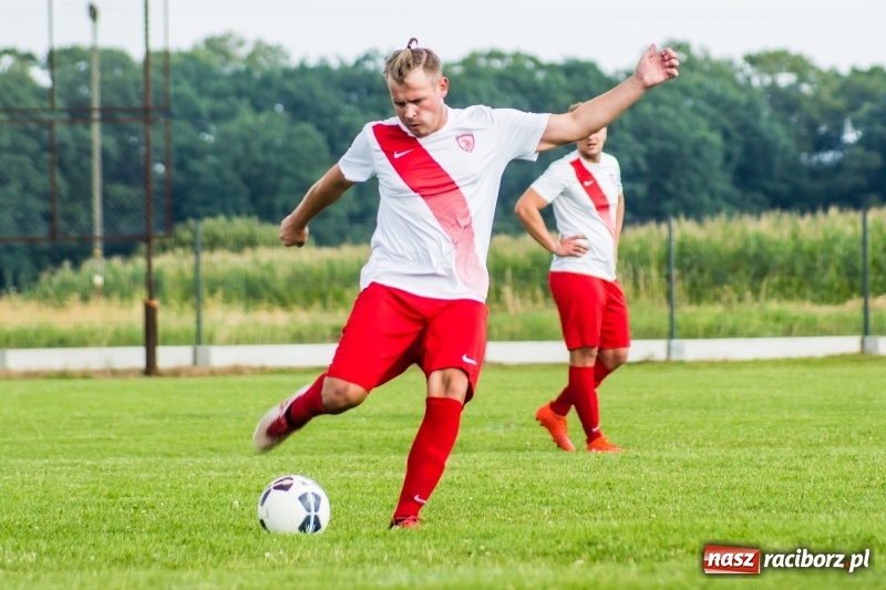 Zdjęcie w galerii na portalu naszraciborz.pl: Sparingowa kanonada w Zawadzie Książęcej wiadomości z regionu