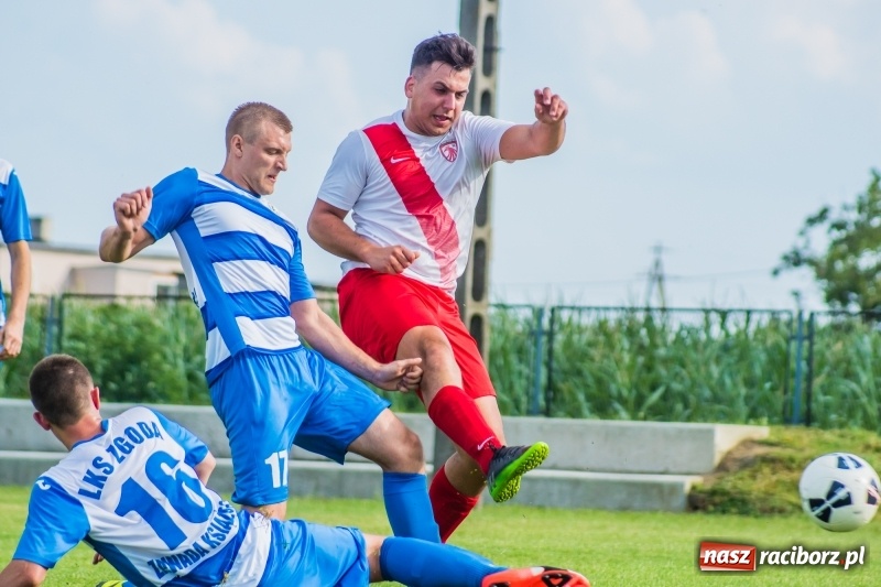 Zdjęcie w galerii na portalu naszraciborz.pl: Sparingowa kanonada w Zawadzie Książęcej wiadomości z regionu