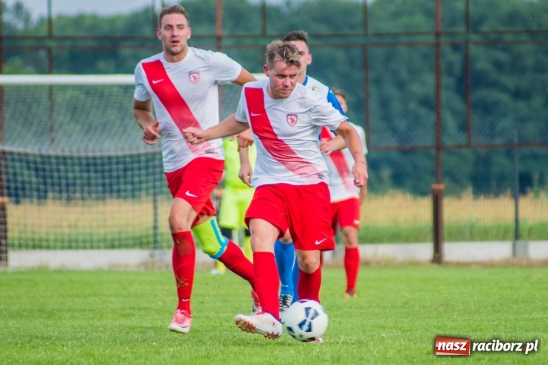 Zdjęcie w galerii na portalu naszraciborz.pl: Sparingowa kanonada w Zawadzie Książęcej wiadomości z regionu