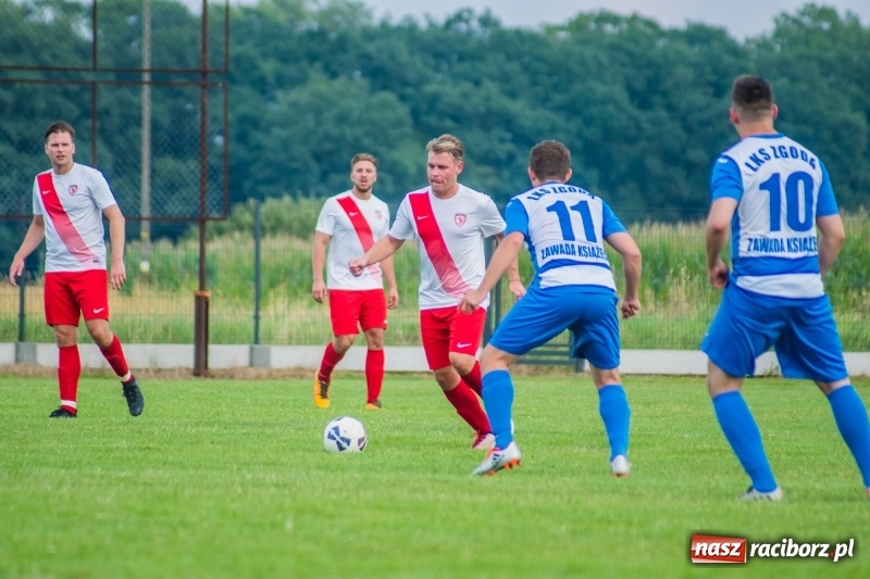 Zdjęcie w galerii na portalu naszraciborz.pl: Sparingowa kanonada w Zawadzie Książęcej wiadomości z regionu
