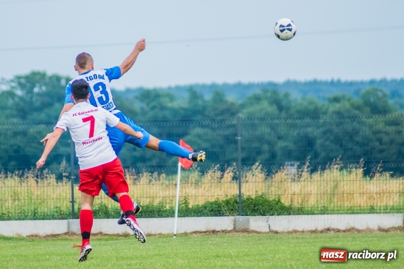 Zdjęcie w galerii na portalu naszraciborz.pl: Sparingowa kanonada w Zawadzie Książęcej wiadomości z regionu