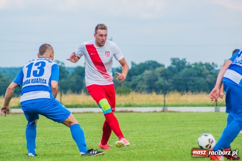 Zdjęcie w galerii na portalu naszraciborz.pl: Sparingowa kanonada w Zawadzie Książęcej wiadomości z regionu