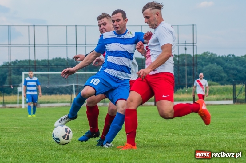 Zdjęcie w galerii na portalu naszraciborz.pl: Sparingowa kanonada w Zawadzie Książęcej wiadomości z regionu