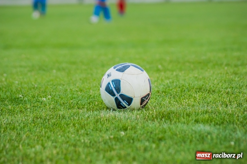 Zdjęcie w galerii na portalu naszraciborz.pl: Sparingowa kanonada w Zawadzie Książęcej wiadomości z regionu