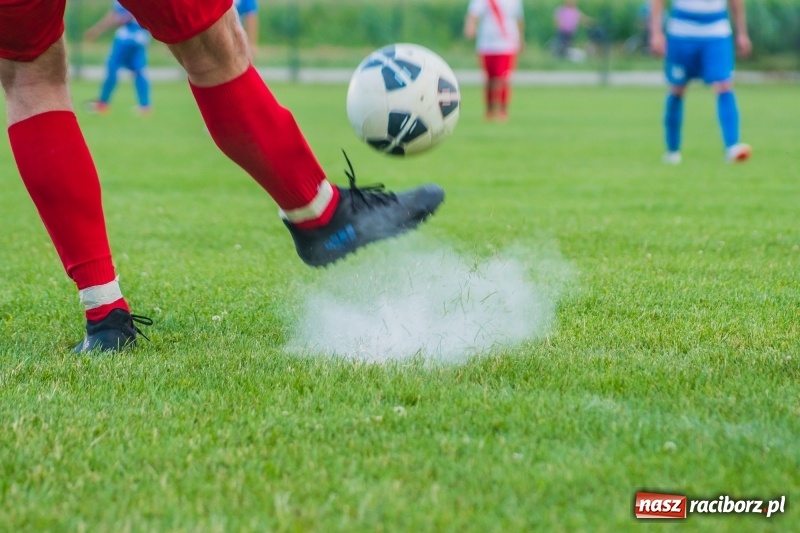 Zdjęcie w galerii na portalu naszraciborz.pl: Sparingowa kanonada w Zawadzie Książęcej wiadomości z regionu