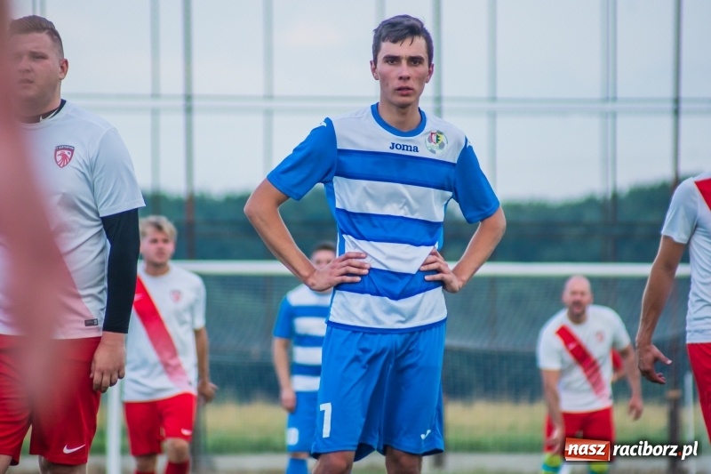 Zdjęcie w galerii na portalu naszraciborz.pl: Sparingowa kanonada w Zawadzie Książęcej wiadomości z regionu