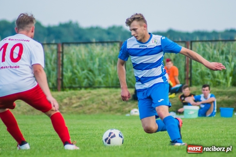 Zdjęcie w galerii na portalu naszraciborz.pl: Sparingowa kanonada w Zawadzie Książęcej wiadomości z regionu