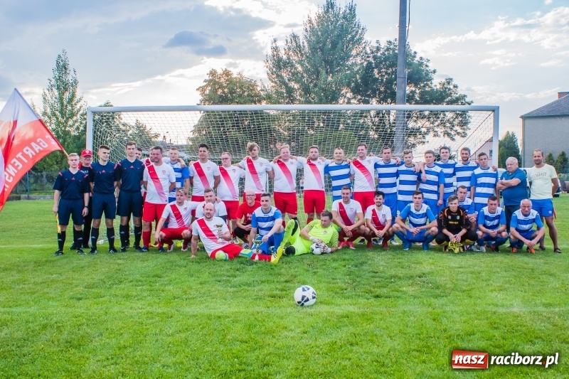Zdjęcie w galerii na portalu naszraciborz.pl: Sparingowa kanonada w Zawadzie Książęcej wiadomości z regionu